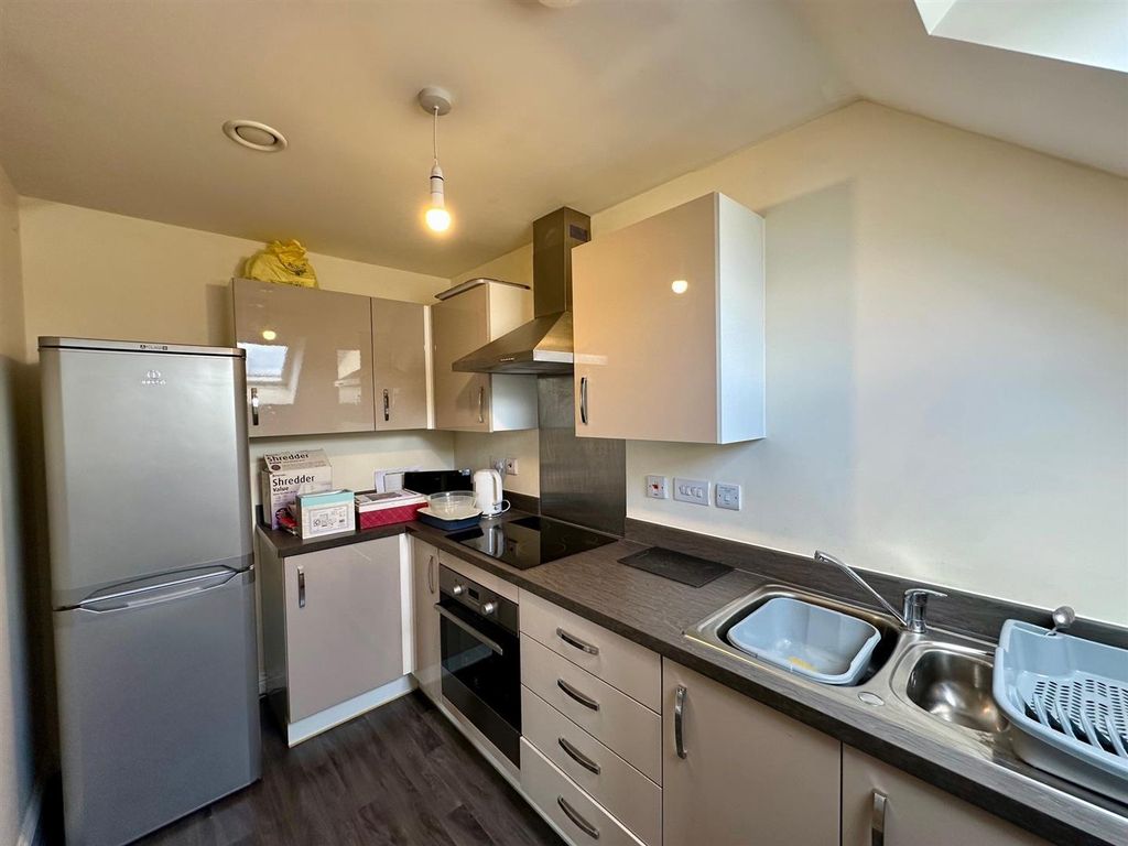 Property photo 3 of 15 Kitchen