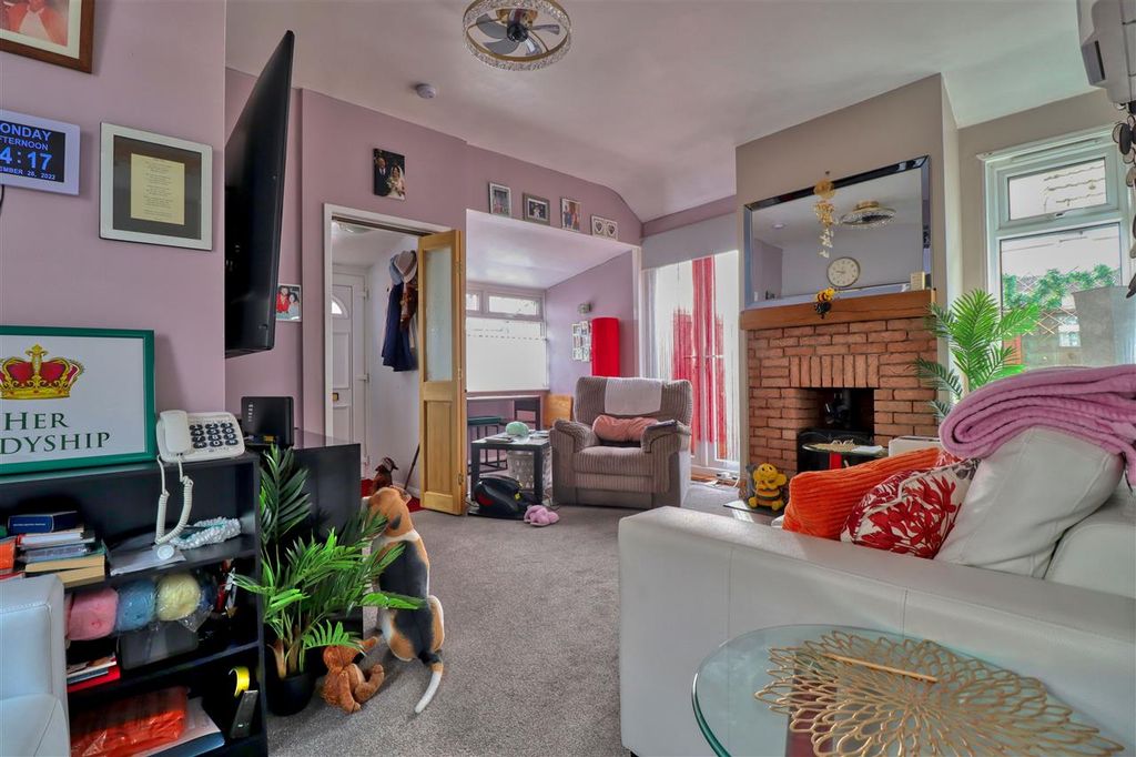 Property photo 2 of 9