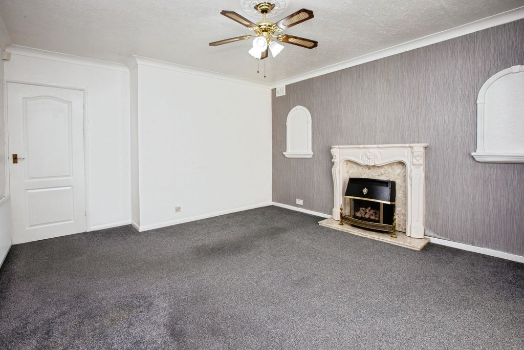 Property photo 2 of 19 Image 2