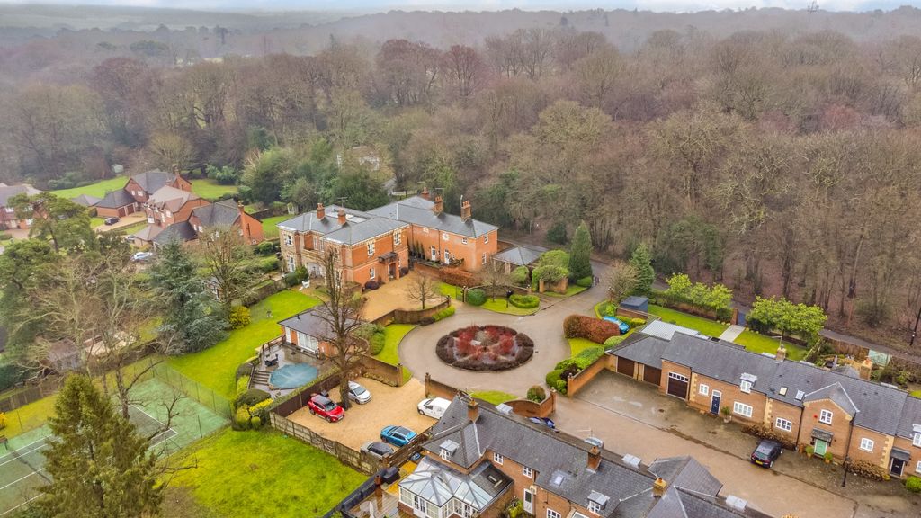 Property photo 1 of 22 4819841