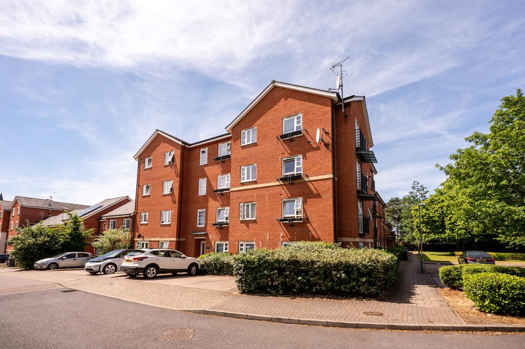 Property photo 2 of 18 01