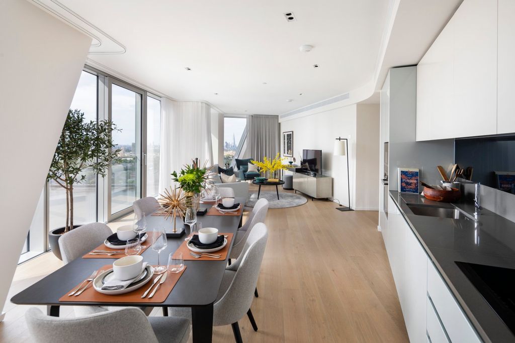 Property photo 2 of 26