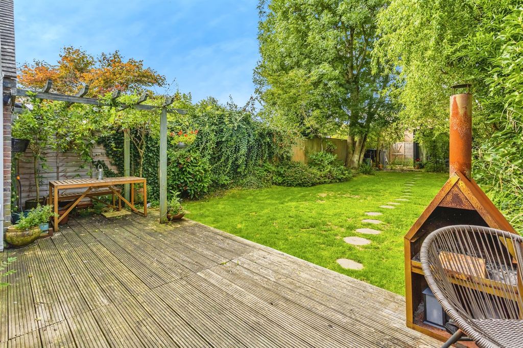 Property photo 2 of 23