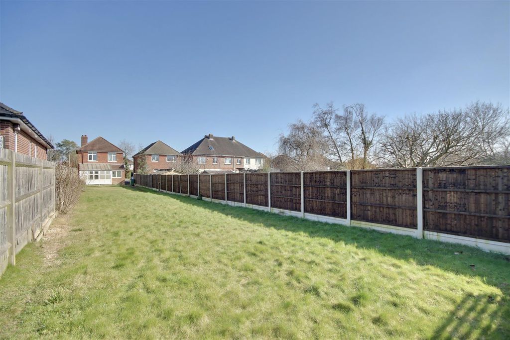 Property photo 3 of 16 18D8B301-E740-4Ea2-8F2C-3Bd497352000_1_201_A.Jpeg