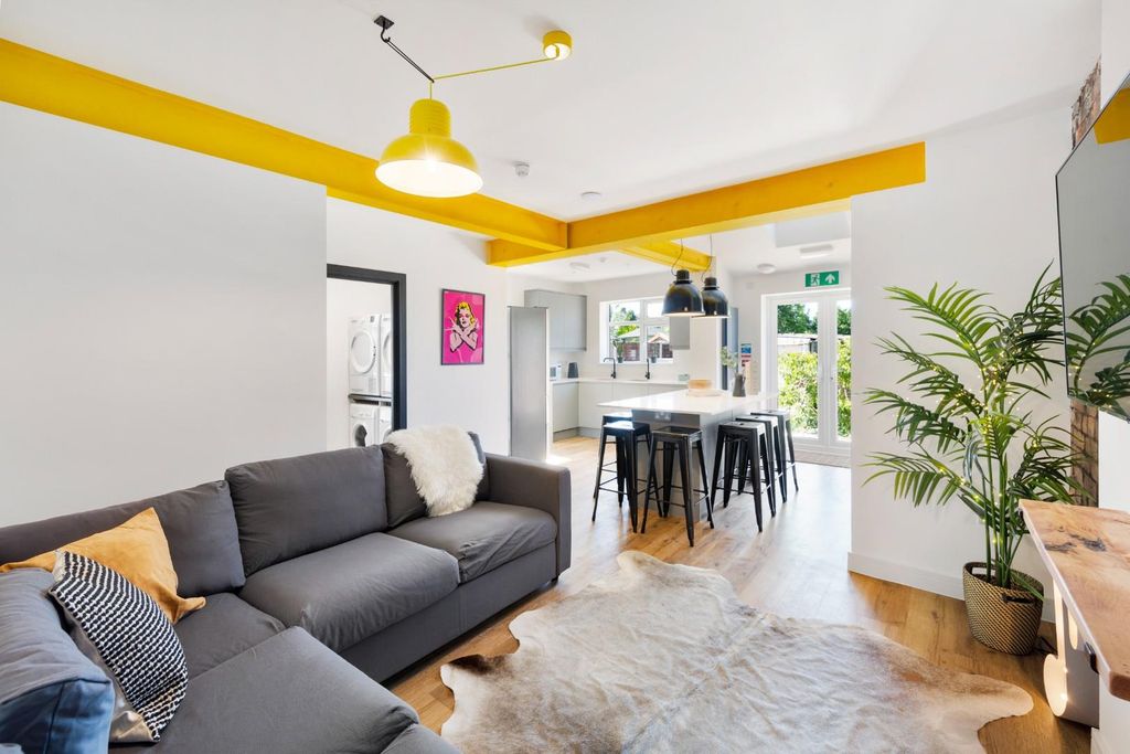 Property photo 1 of 11 4.Jpg