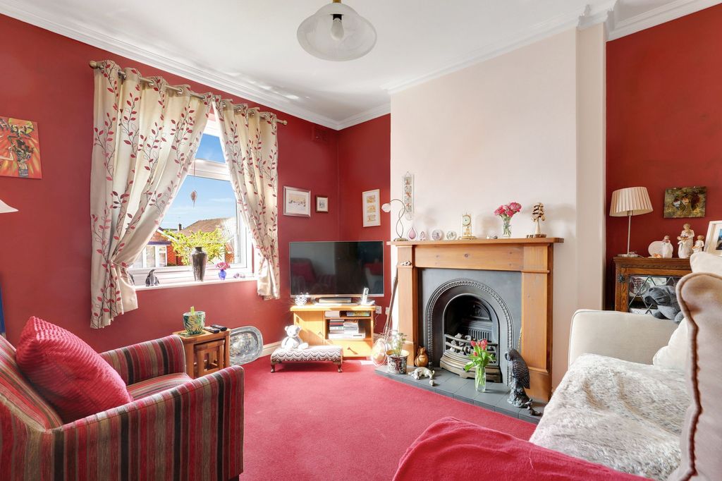 Property photo 2 of 16