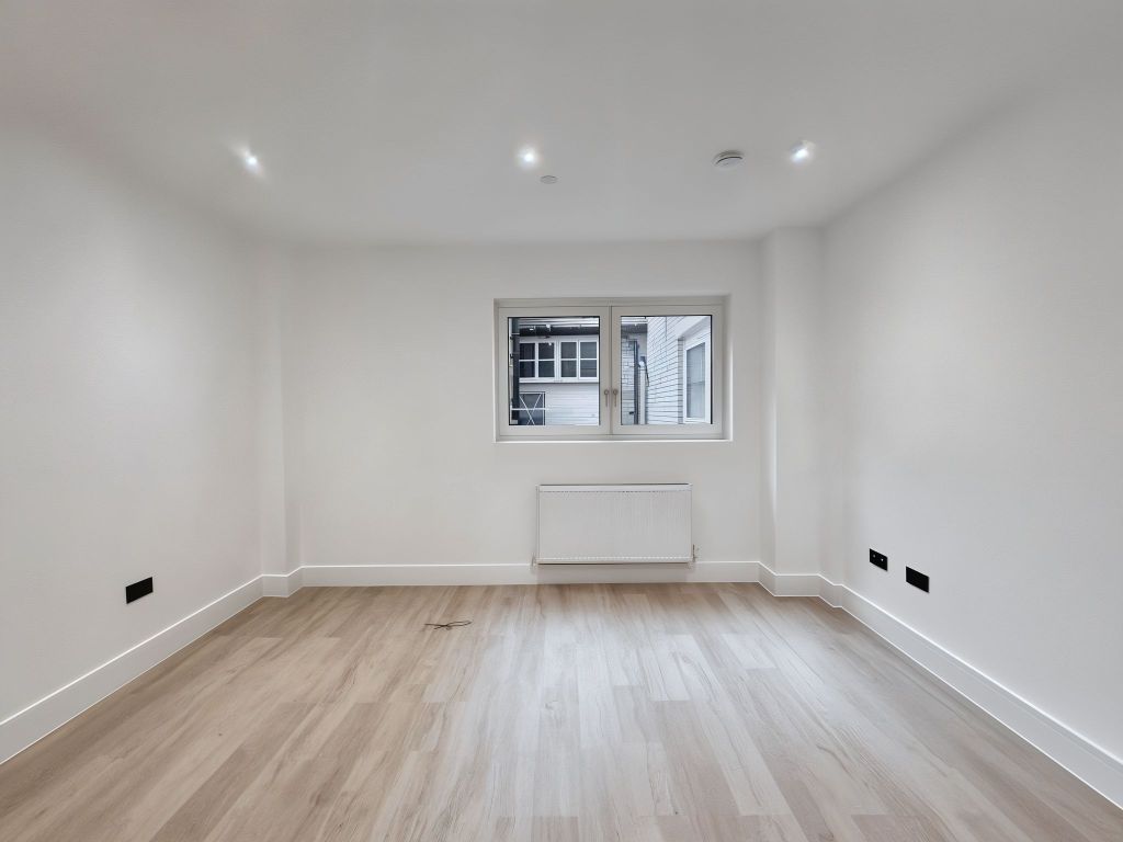 Property photo 3 of 6 Living Room