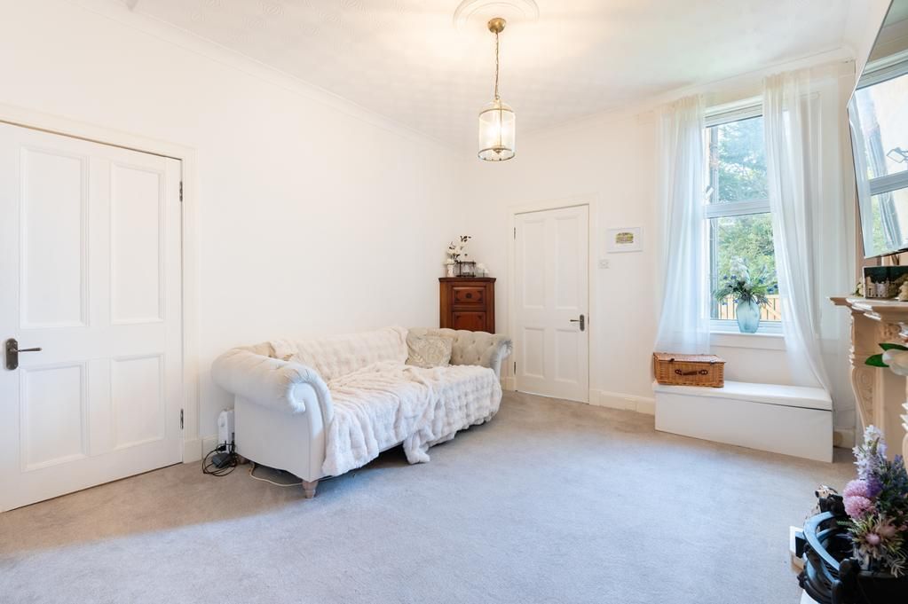 Property photo 3 of 13 Lev1501Pem Living Room Again.Jpg