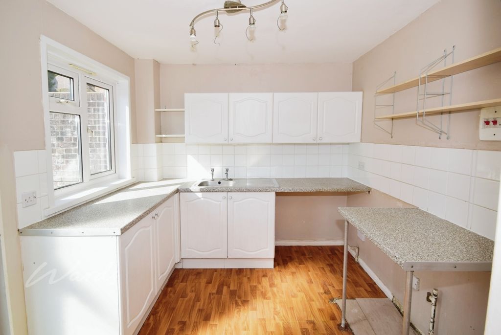 Property photo 2 of 9 Charter Kitchen