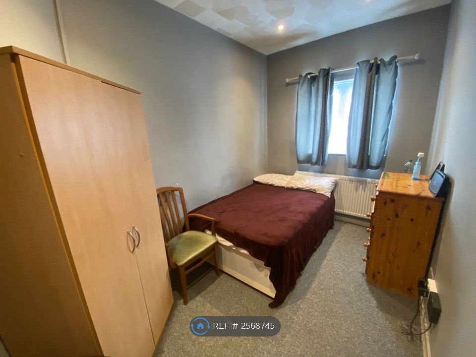 Property photo 3 of 12
