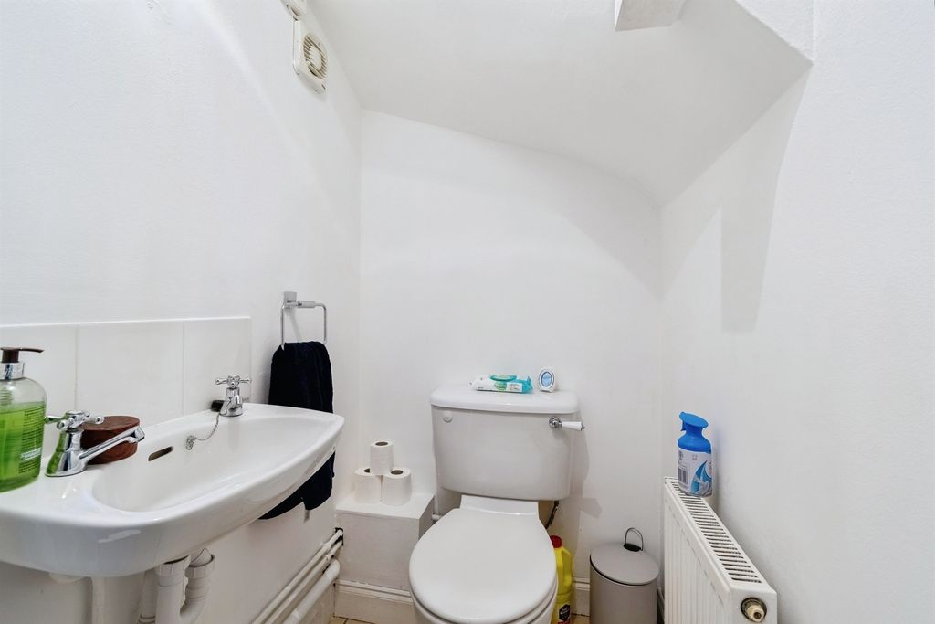 Property photo 3 of 17