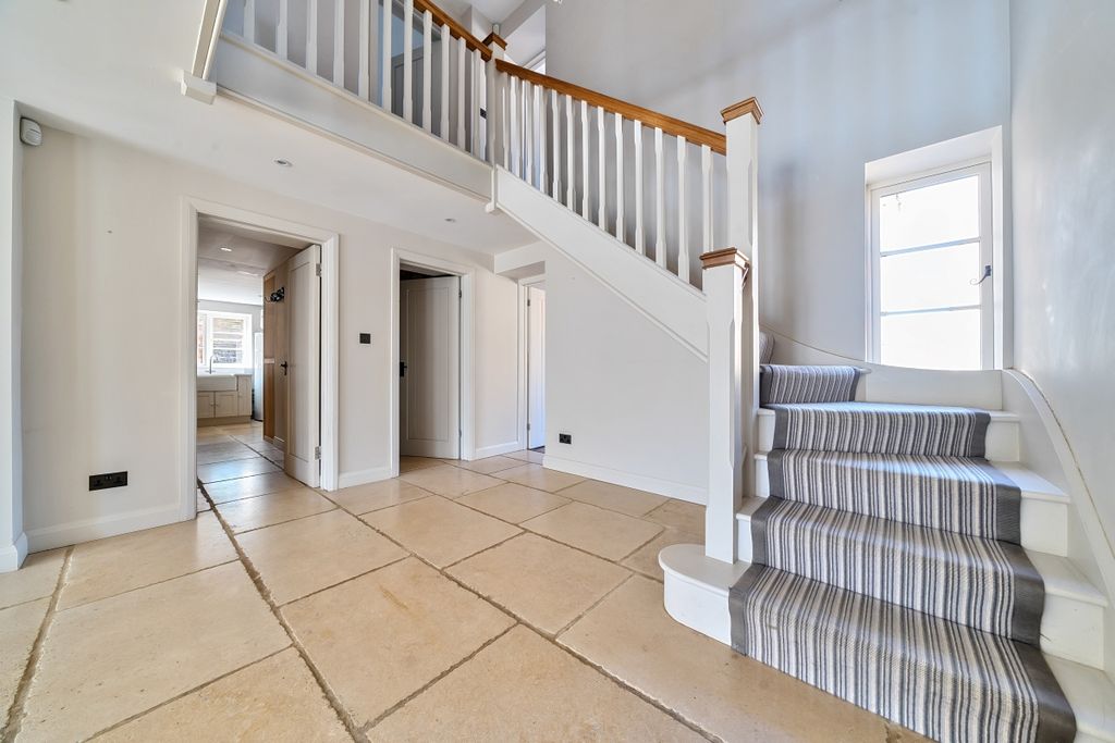 Property photo 3 of 37 1319579-2-686Fed3...