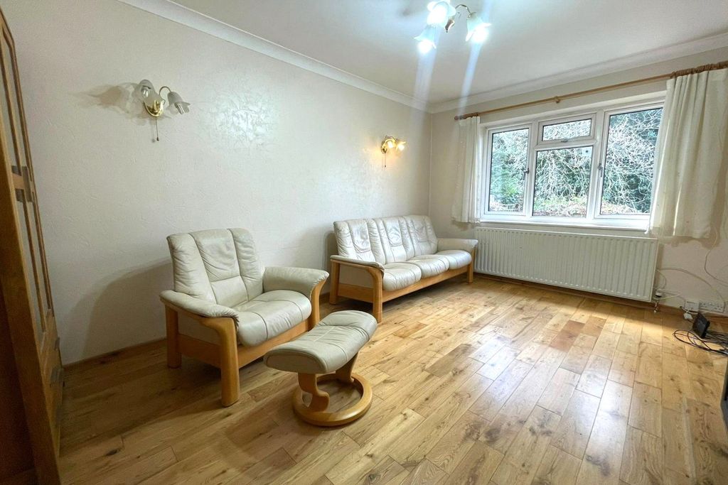 Property photo 2 of 11 Picture No. 08