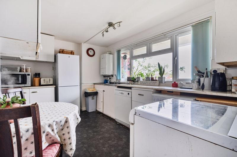 Property photo 3 of 16 Kitchen
