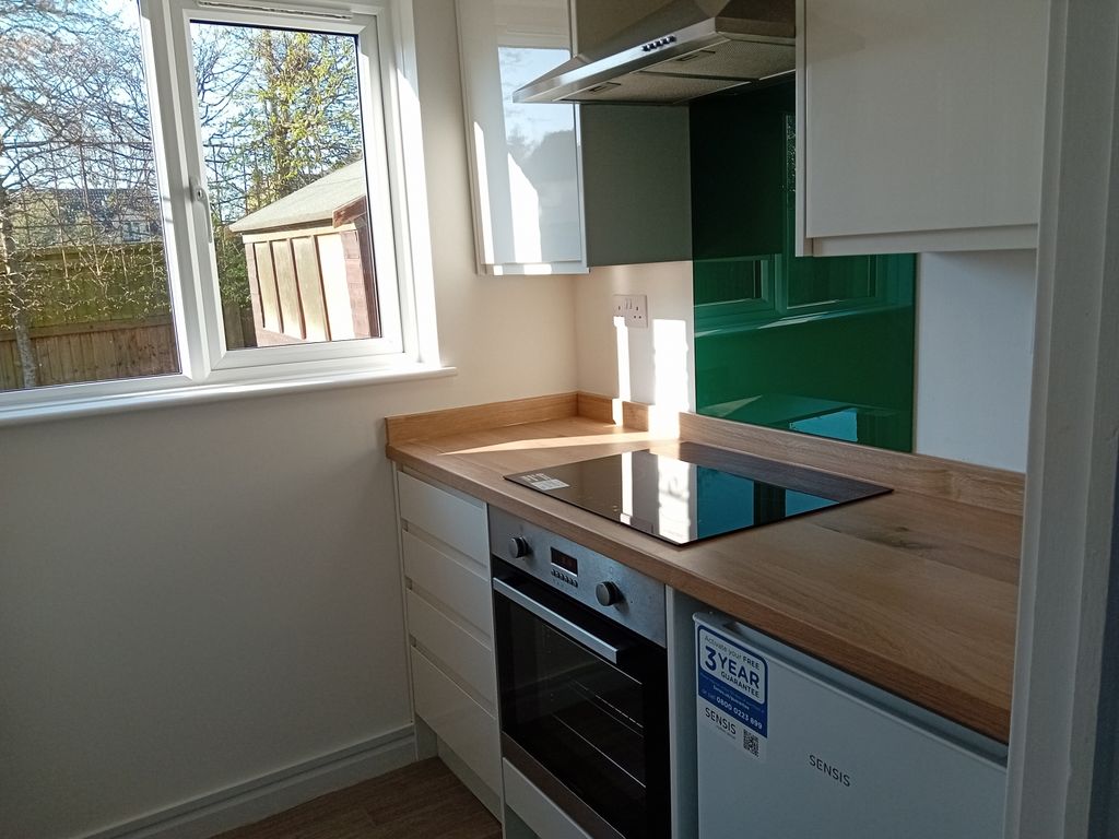 Property photo 3 of 14 Kitchen 1