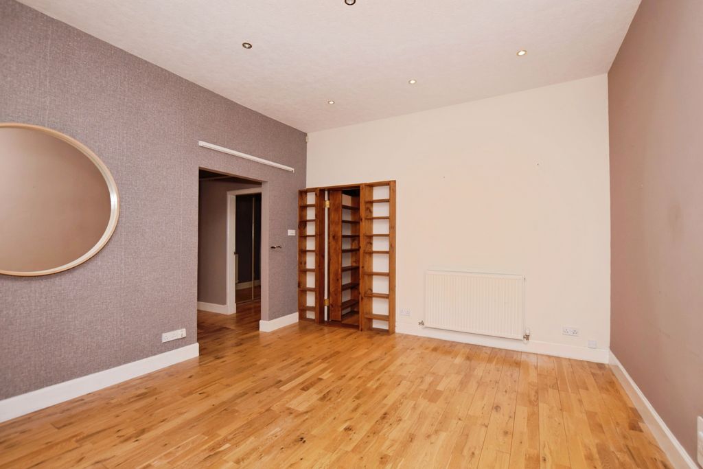 Property photo 3 of 20 Living Room