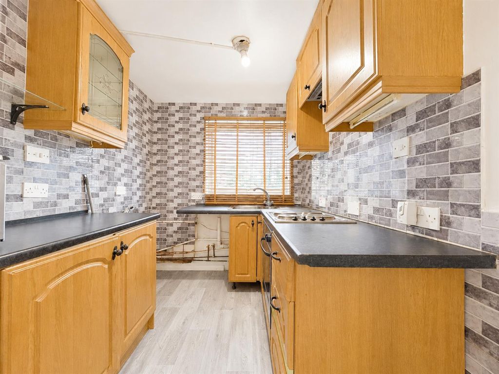 Property photo 1 of 9 Kitchen