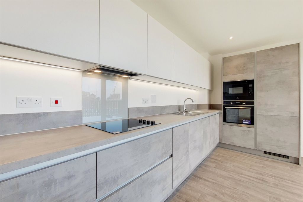 Property photo 2 of 24 Picture No. 01