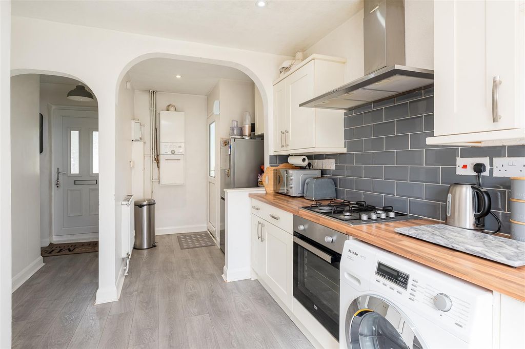 Property photo 2 of 16 Kitchen