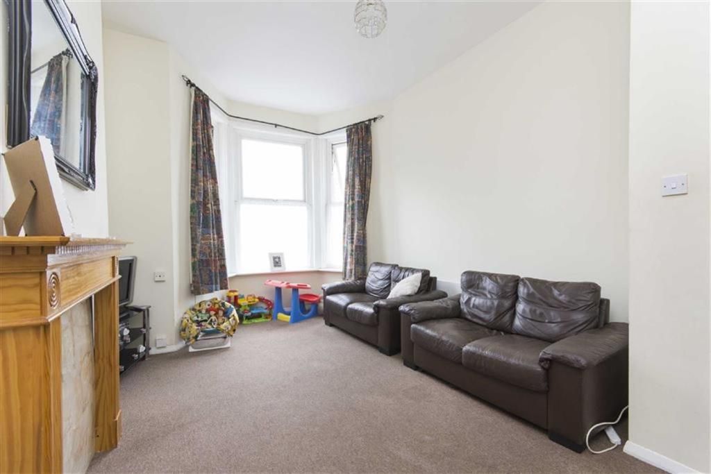 Property photo 2 of 8