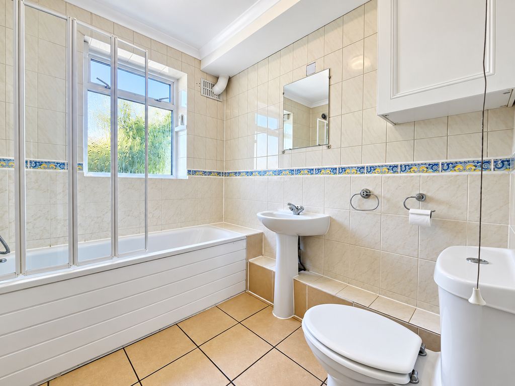 Property photo 2 of 9 7