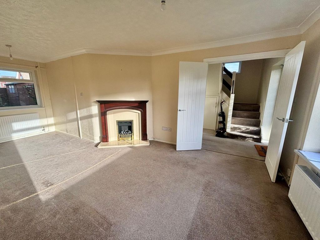 Property photo 3 of 21 Balcony