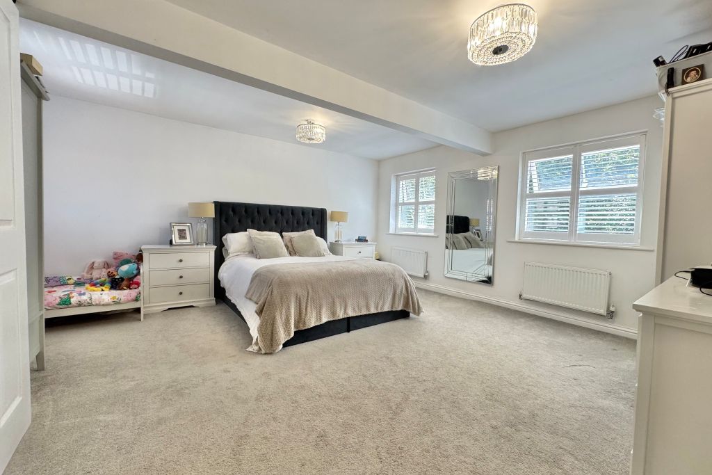 Property photo 2 of 15 Master Bedroom