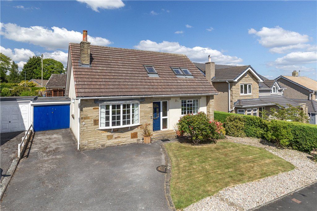Property photo 1 of 16 62 Moor Park Drive