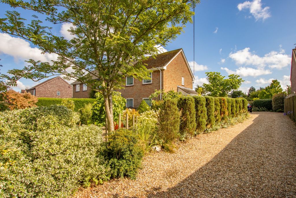 Property photo 1 of 25 4355811