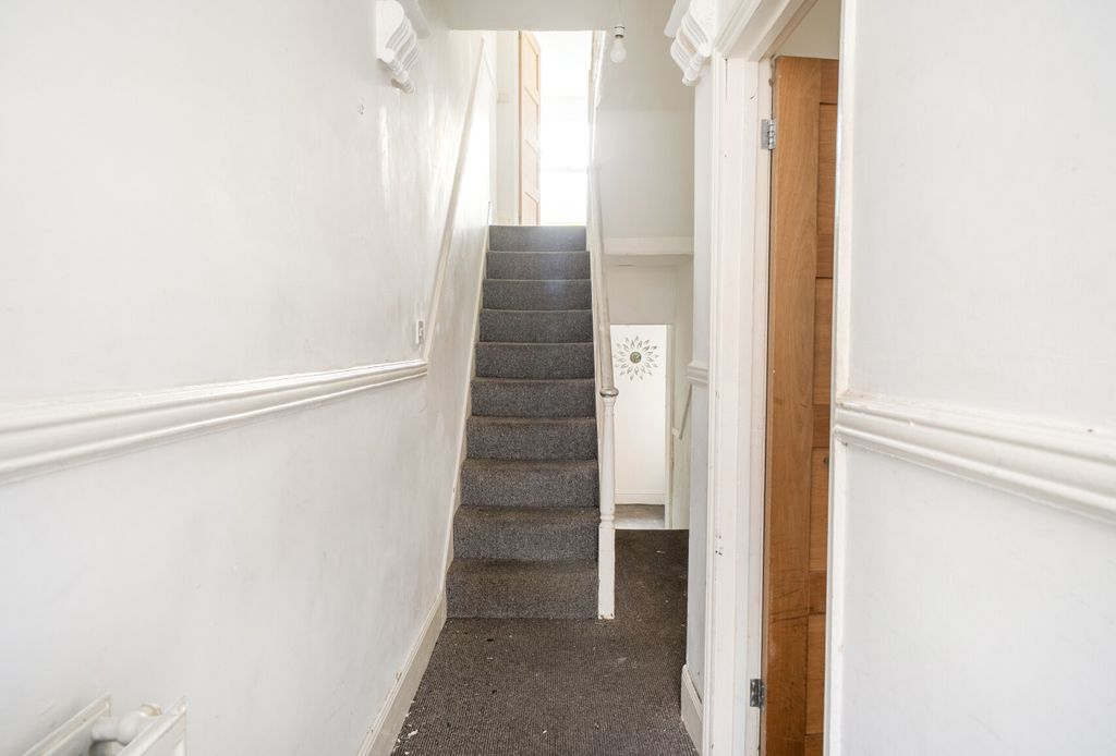 Property photo 3 of 19 1447754-3-69E742A...