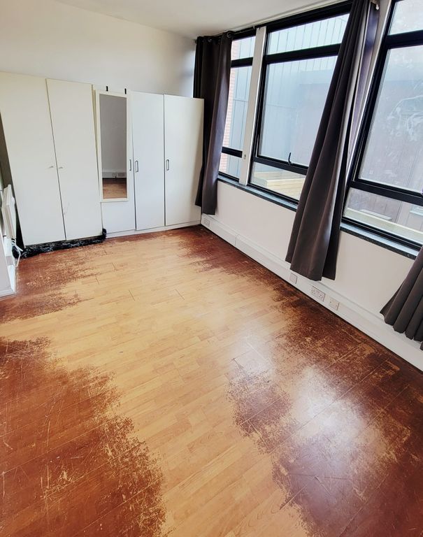 Property photo 1 of 2 Living Space