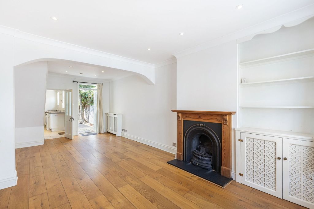 Property photo 2 of 12 5204911