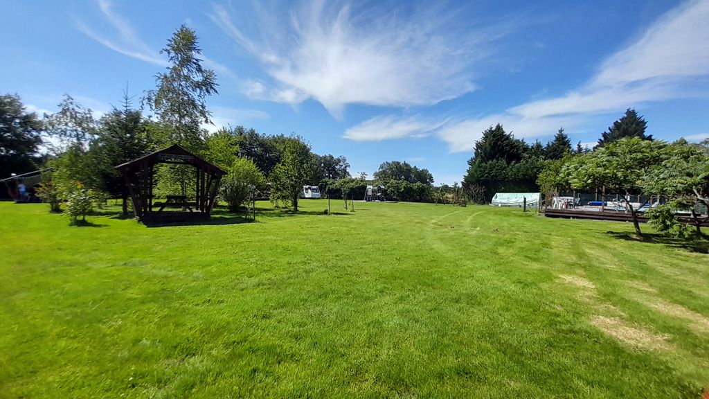 Property photo 2 of 35