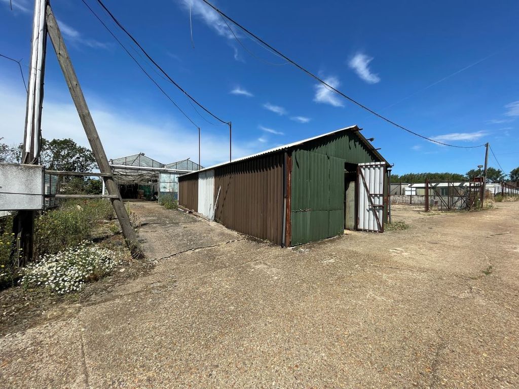 Property photo 3 of 24