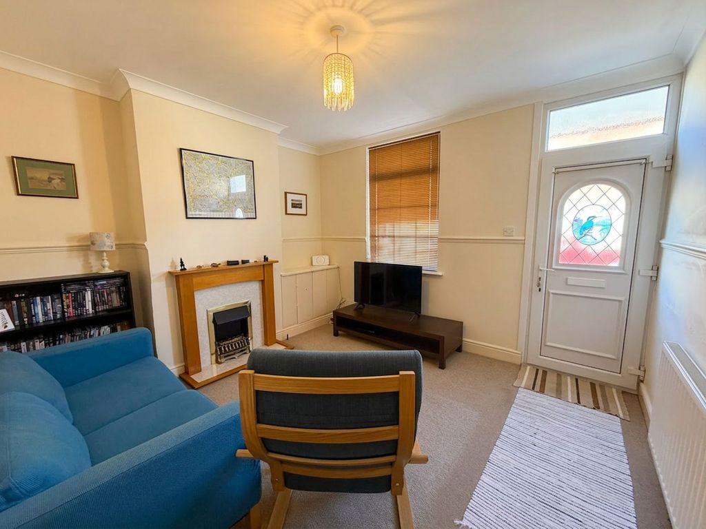 Property photo 2 of 10 Living Room