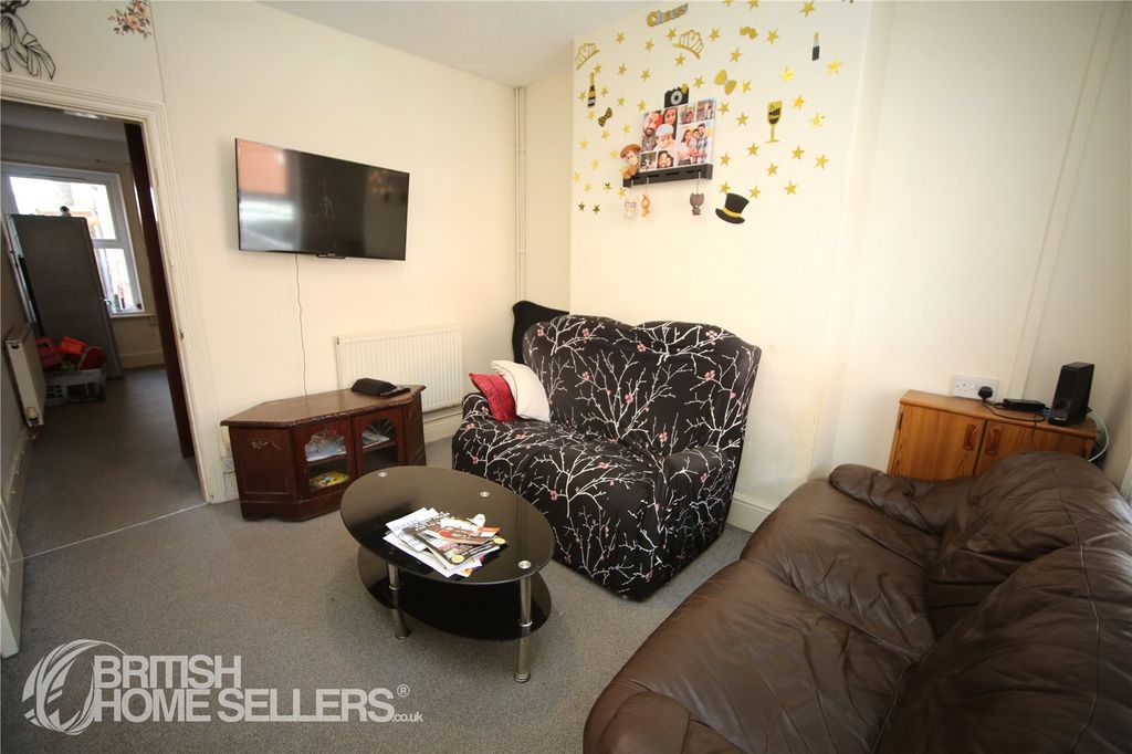 Property photo 2 of 12 Picture No. 04