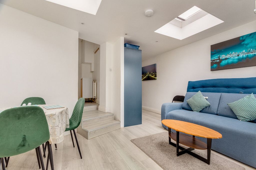 Property photo 3 of 6