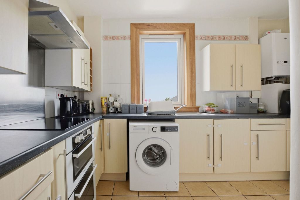 Additional image 7 of 2 bed flat for sale27 Victoria Place, Brightons, Falkirk FK2