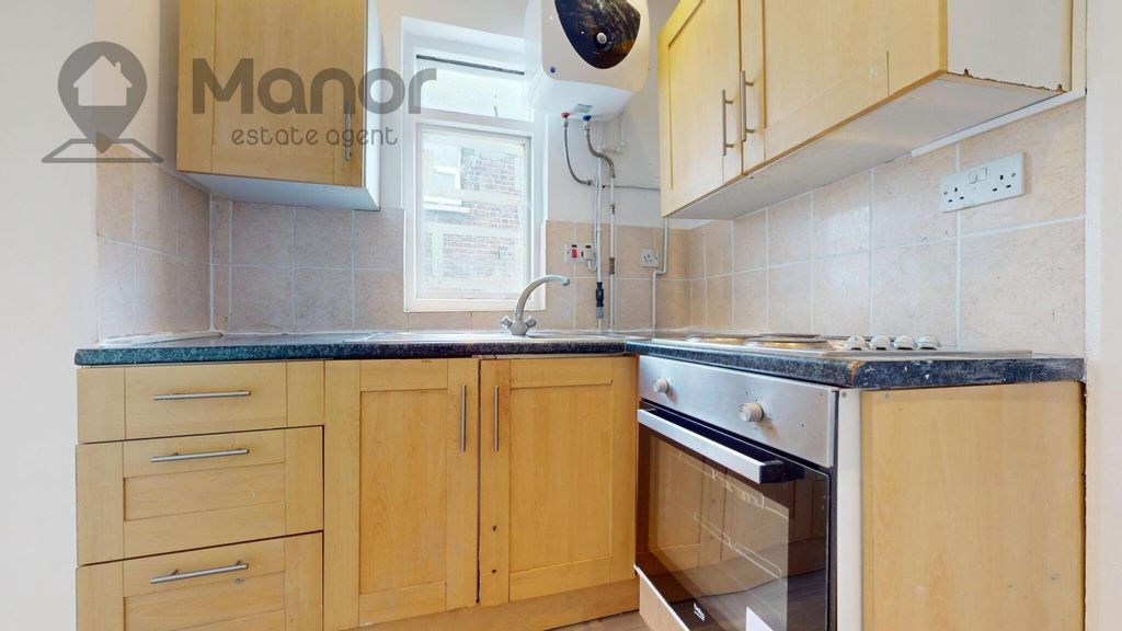 Property photo 3 of 11 664355E936E512222201953F_23Ed0796401d27c084E0Bd965B890F9c8d73Fa153c8B4Bff43F75c8ee66073F7