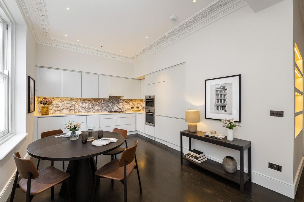 Property photo 3 of 15 Dining.Jpeg