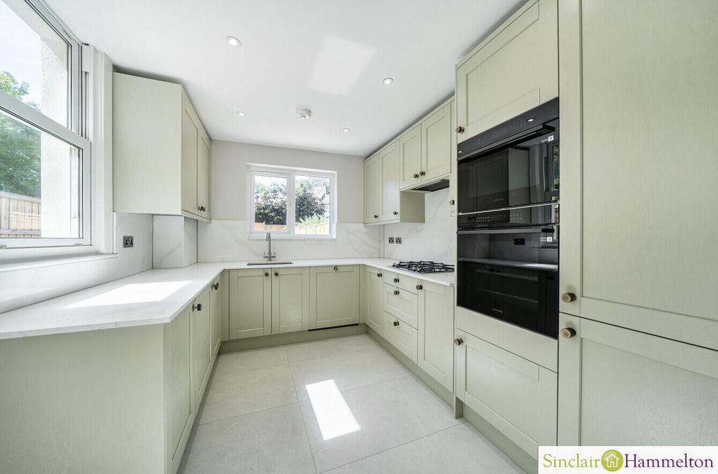 Property photo 3 of 14 Kitchen