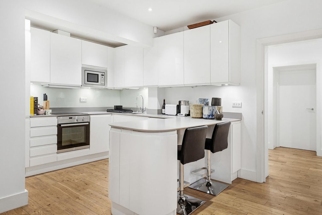 Property photo 2 of 15 Image