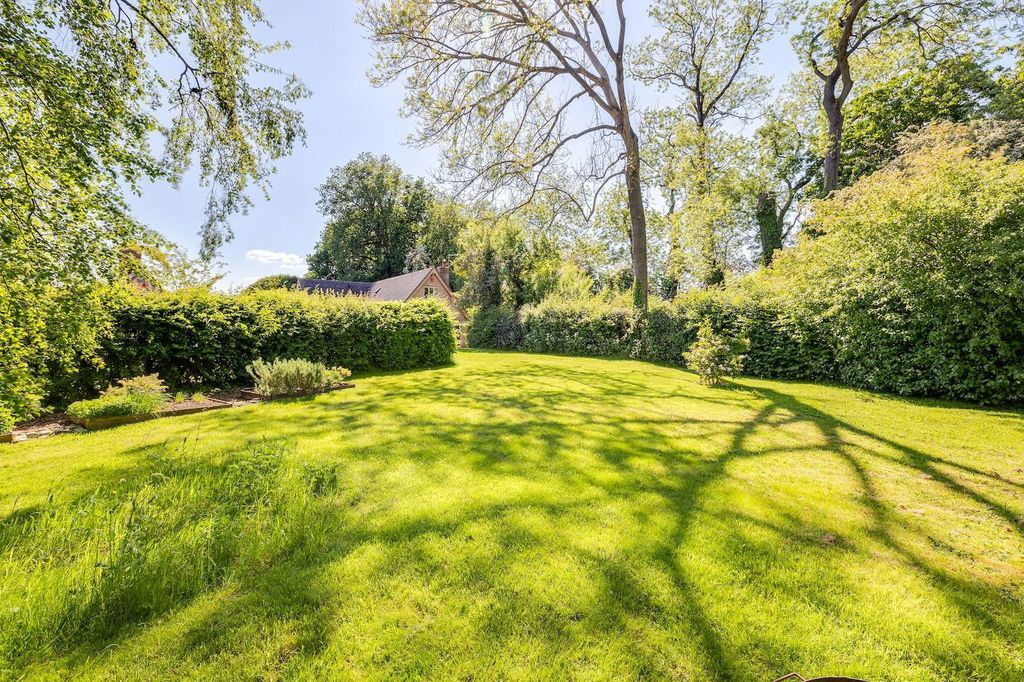 Property photo 2 of 25
