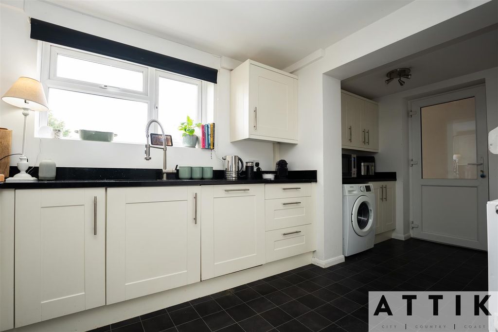 Additional image 18 of 4 bed semi-detached house for saleBedingfield Crescent, Halesworth IP19