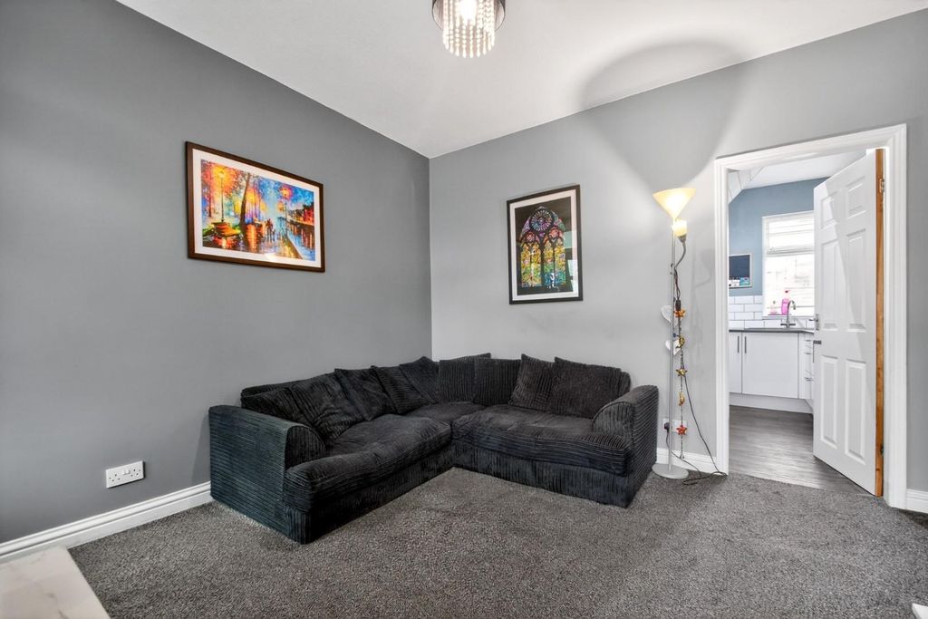 Property photo 2 of 15 9Poplargrove-5.Jpg
