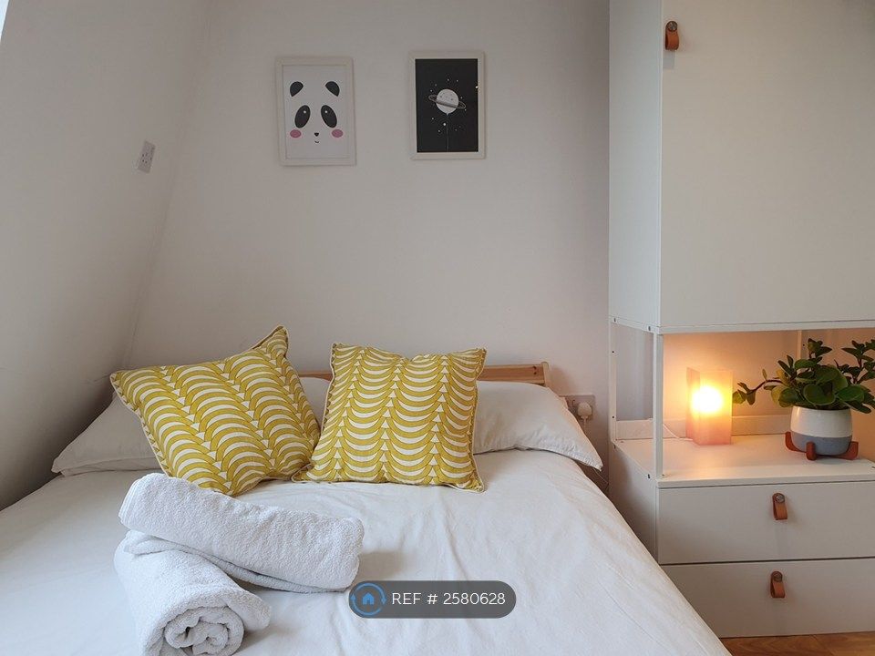 Property photo 2 of 8 Bedroom 2