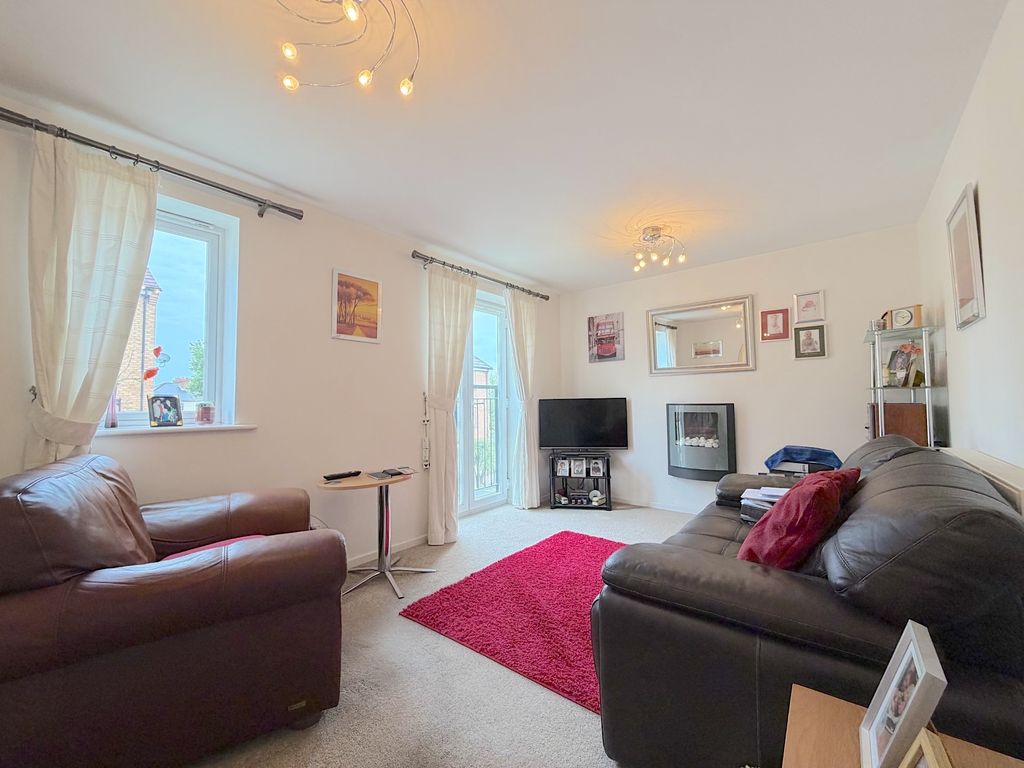 Property photo 2 of 13