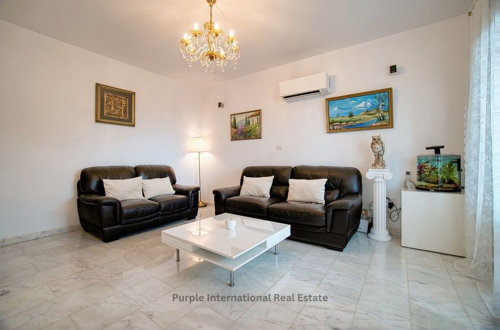 Property photo 2 of 47