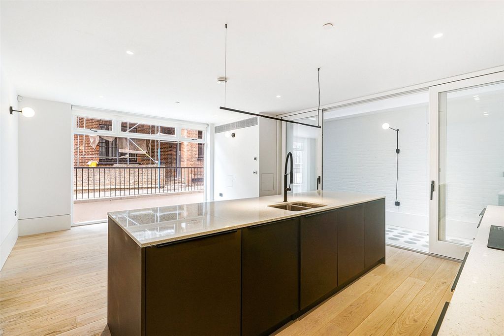 Property photo 3 of 12 Kitchen