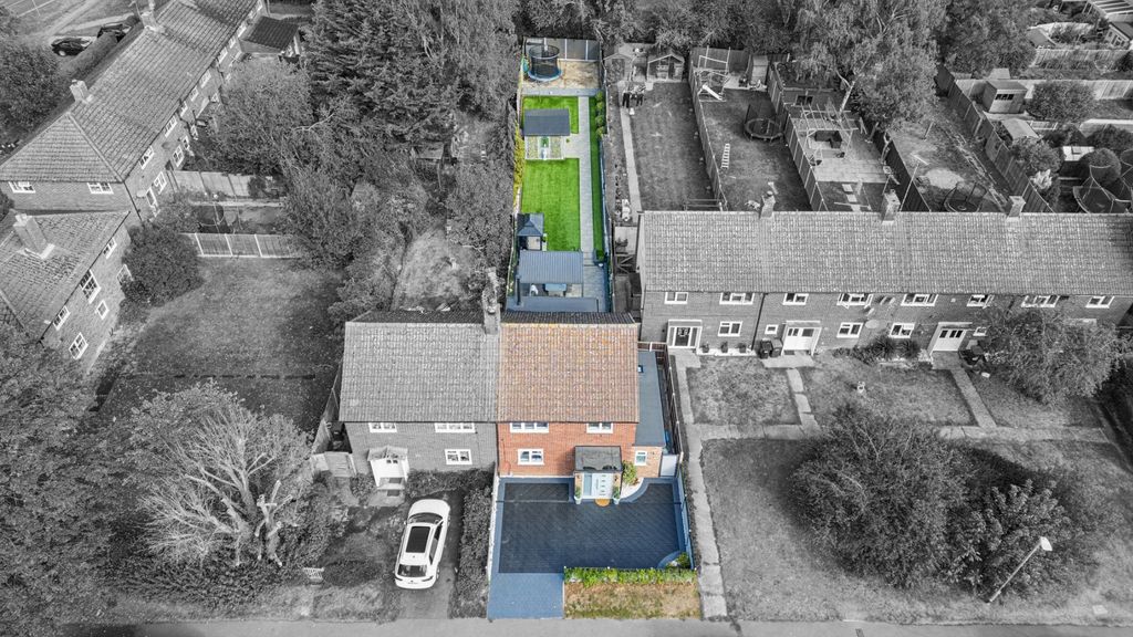 Property photo 1 of 29 5593311